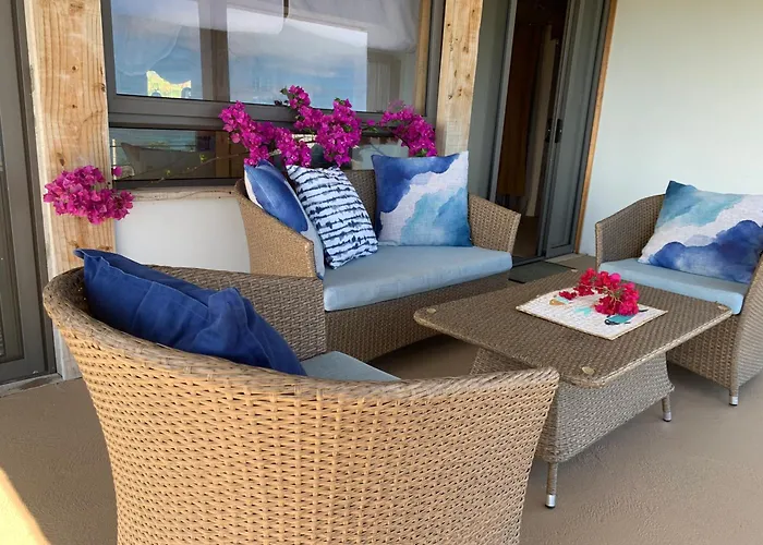 Sky Blue Lodge Ocean View