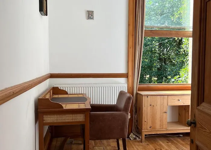 Spacious Family And Pet Friendly Home With Sea Views