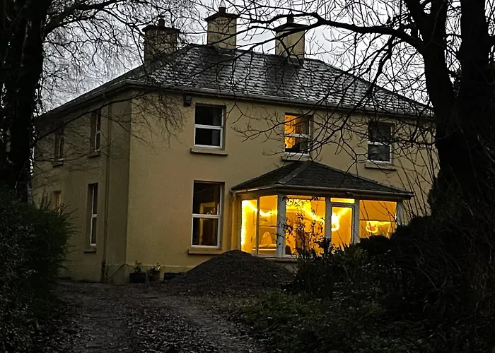 Cloonaveel House