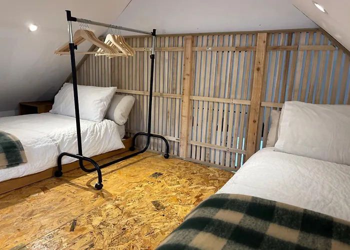 Stable Lodge