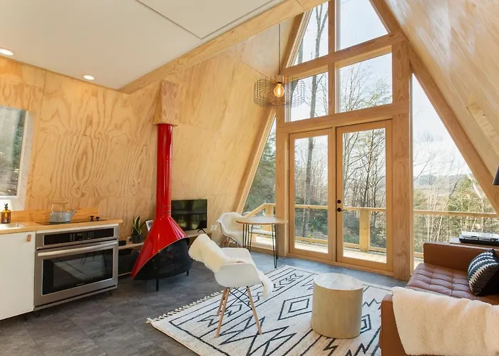 Romantic New A-Frame Cabin, Views, Hot Tub!