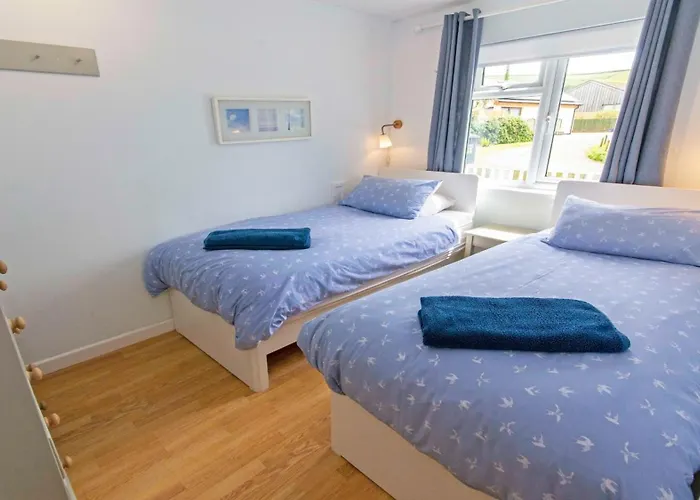 Swallows Beach Chalet Sleeps 6 Walk To The Beach