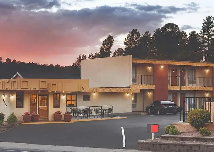 Kings House Motor Hotel