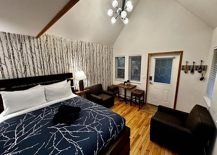 Cozy Cabin Near Walking Trails And Beaches!