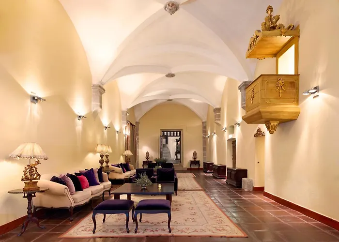  Convento do Espinheiro, Historic &Spa