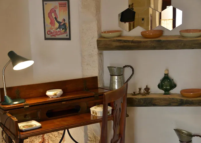 White Stone Flats & Studios