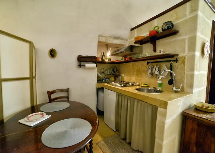 White Stone Flats & Studios