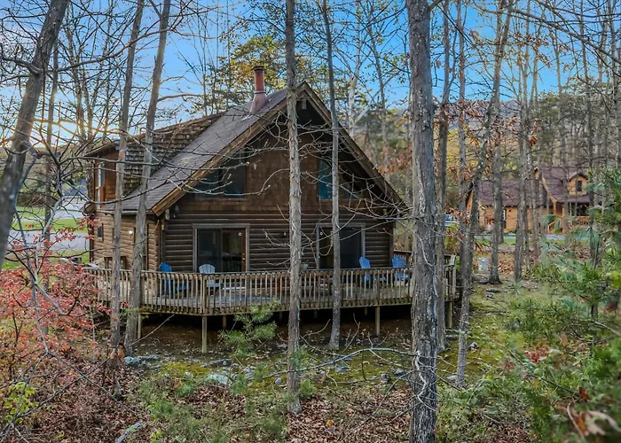 Lazy Bear Retreat - Wifi, Pet Friendly, Grill, Fire Pit, Fireplace, Deck, Golf, Hiking