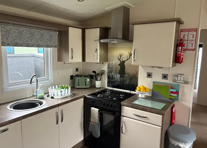 Longstone Lodge