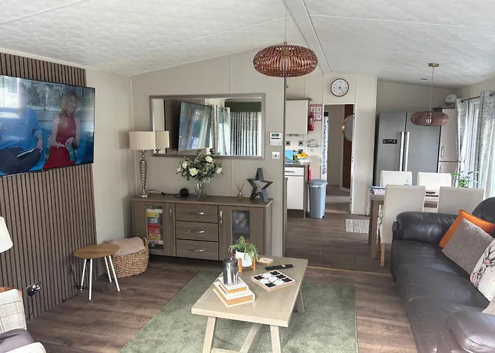 Longstone Lodge