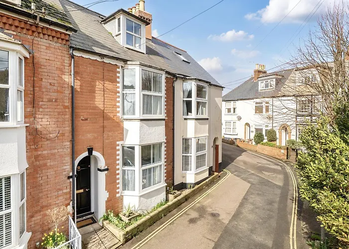 10 Riverside Three Bed House Sleeps Six Only 235M To The Beach