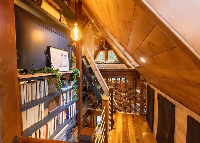 Luxurious European Chalet In The Forest With Riverview