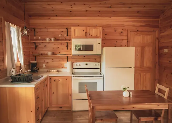 Lawrencetown Lodge - The Pine 2 Bed Room
