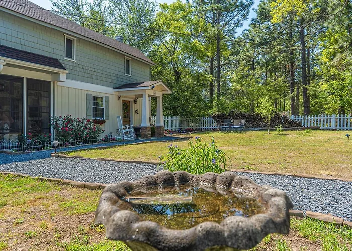 The Birdie Cottage - A Sweet Retreat
