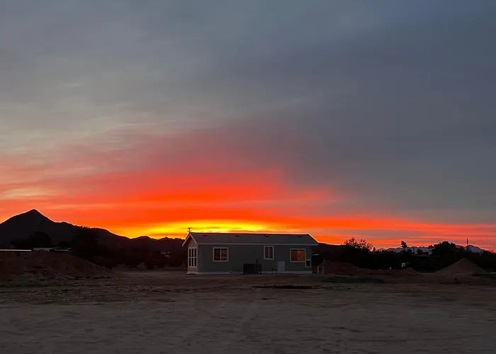 The 303 In The Desert - Whole House Rental