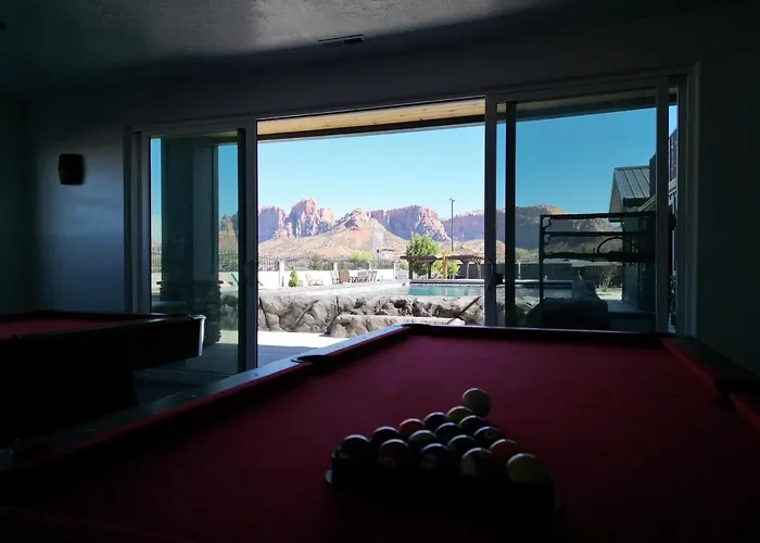 Zion Vista Poolside Manor Sauna Golf Gym