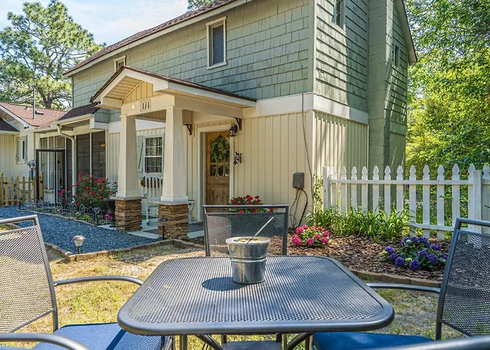The Birdie Cottage - A Sweet Retreat