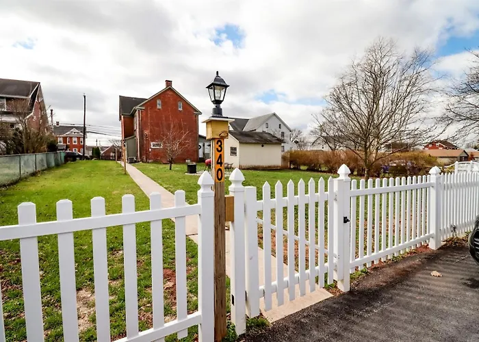 Spacious Group Stay Near Gettysburg Room For All & Easy Day Trips Nearby