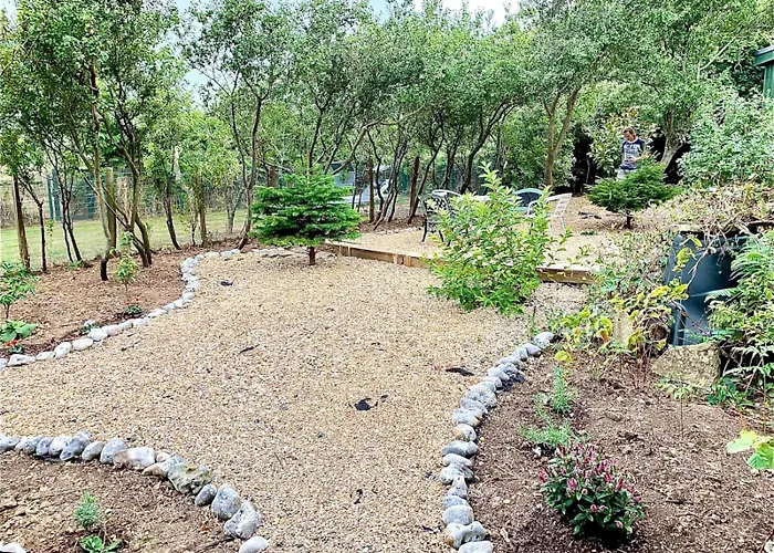 Hollyoak Sanctuary: 4 Bedroom Cosy Woodland Lodge Retreat