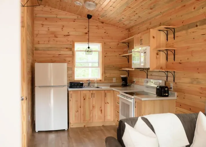 Lawrencetown Lodge - The Pine 2 Bed Room