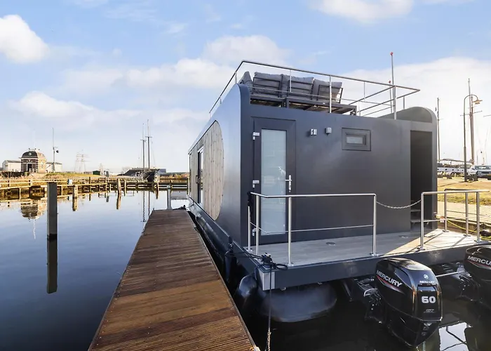 Houseboats Lemmer Luxury Stay On The Water In Friesland