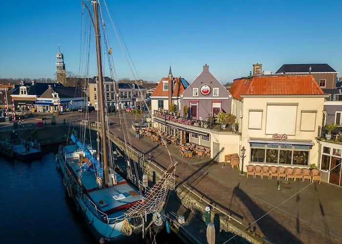 Houseboats Lemmer Luxury Stay On The Water In Friesland