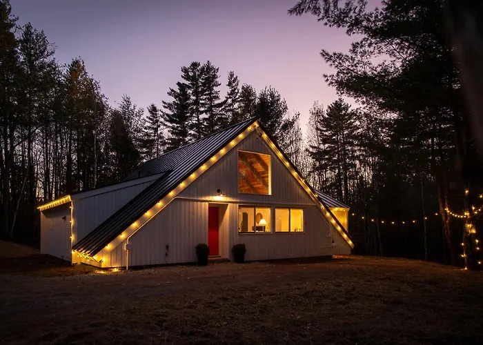Ski Stratton A-Frame Sleeps 10, Hot Tub, Sauna
