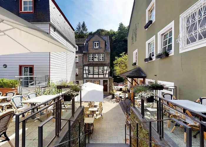 Hotel Alt Montjoie