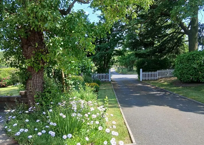 Ingon Bank Farm Bed And Breakfast