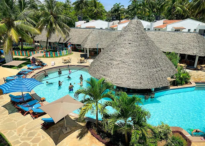Travellers Beach Hotel