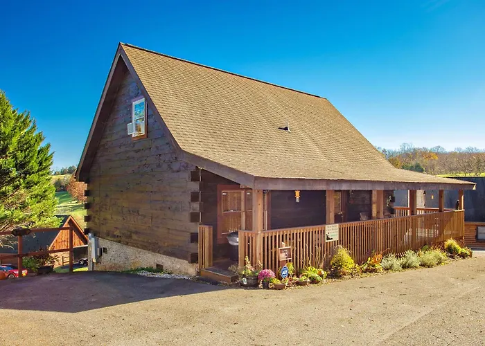 Highland Dream, Hot Tub, Free Tickets Each Paid Day, Near Dollywood, Wifi!!!