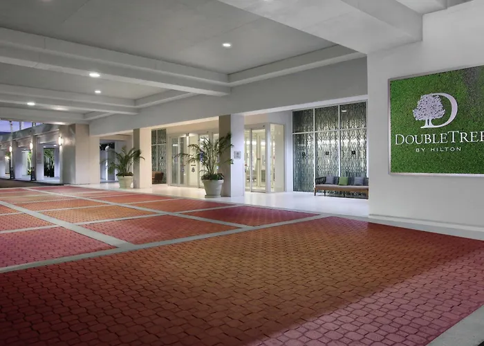 Doubletree By Hilton At The Entrance To Universal Orlando