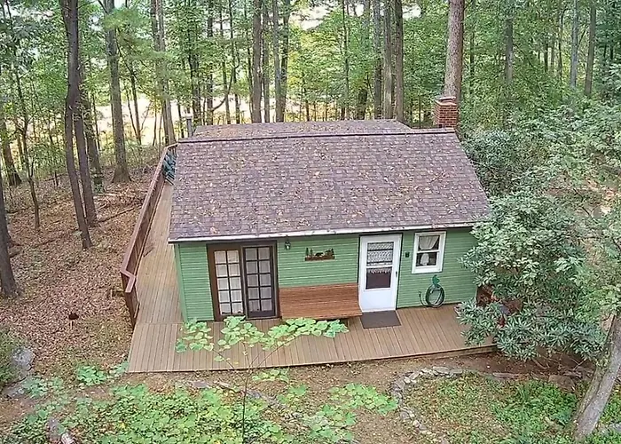 Secluded Orchard Cabin Mountain Views, Wineries, & Peaceful Escape