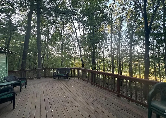 Secluded Orchard Cabin Mountain Views, Wineries, & Peaceful Escape
