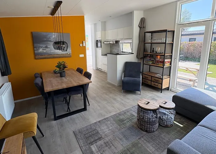 Knus Chalet Heidebloem Recreational Purposes Only