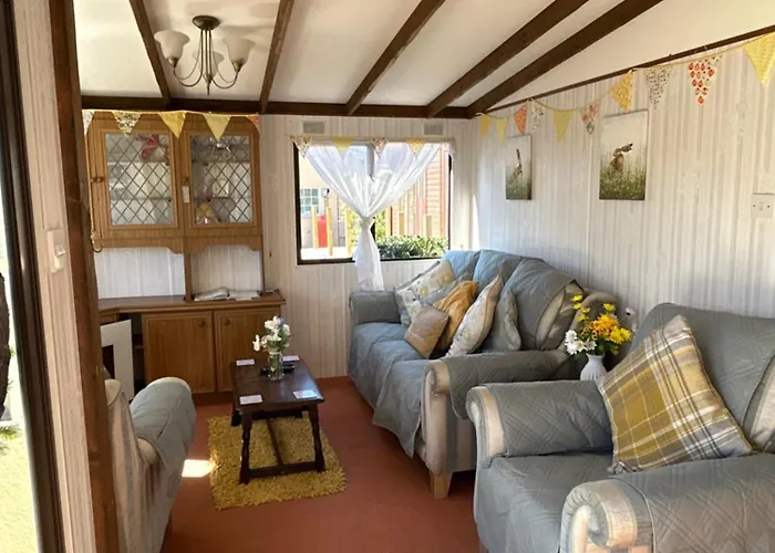 Beautiful Luxury Rural Holiday Chalet With Hot Tub & Sauna & Igloo Cinema