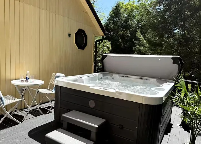 Bethel Escape Hot Tub 4 Beds Game Room And Fire Pit Fully Stocked Kitchen