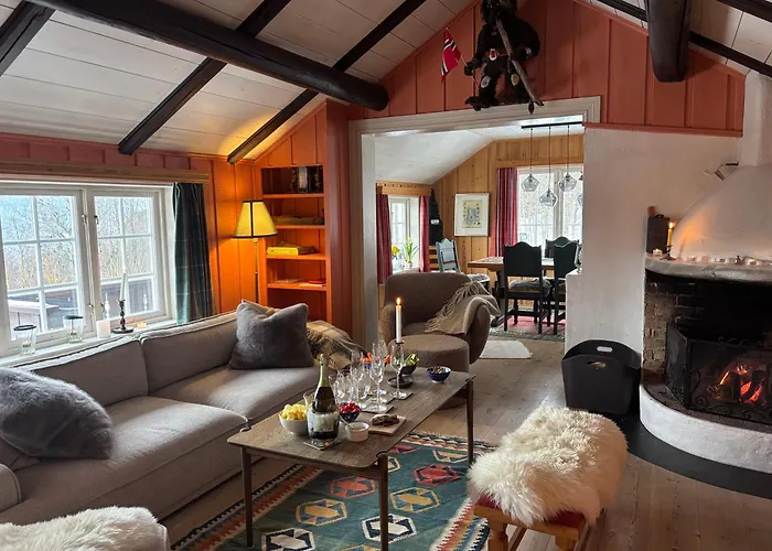 Authentic Norwegian Ski Chalet For 8 With Fireplaces & Modern Comfort Near Geilo Ski Slopes