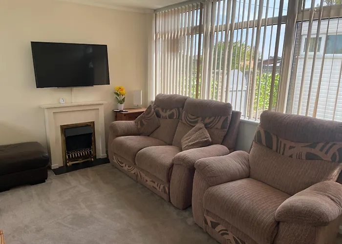 2 Bed Lodge Sleeps 4- Pets Parking 2Min To Beach