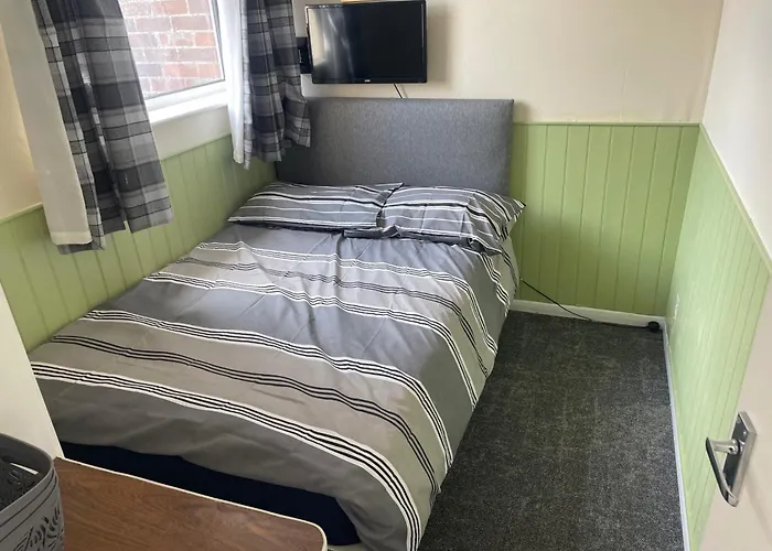 2 Bed Lodge Sleeps 4- Pets Parking 2Min To Beach