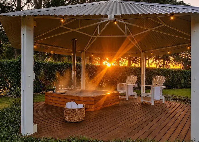 Swannie Creek Private Nature Retreat With Hot Tub And Fireplace