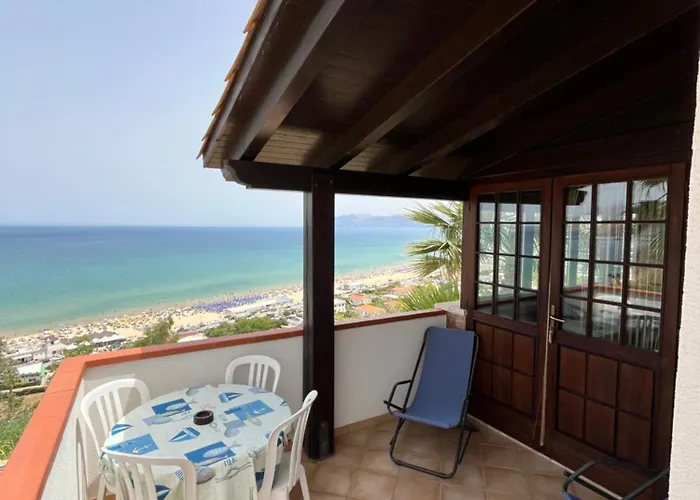 Blunda Holiday Home