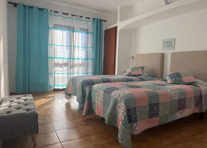 Vivenda Silvestre Family House