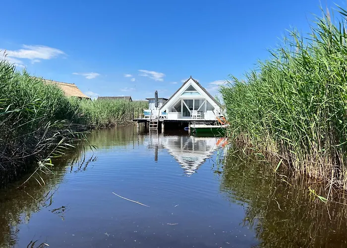 Seehuette Neusiedlersee "Strandhaus" Inklusive Elektroboot