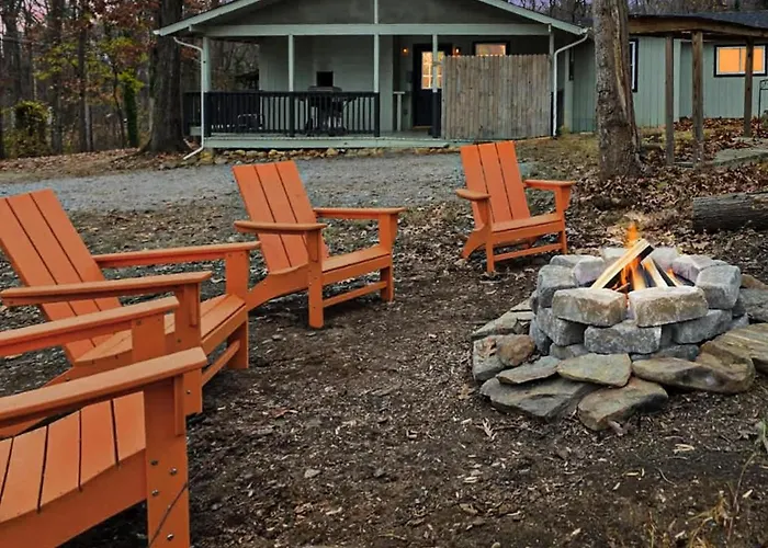 Modern Harpers Ferry Cabin W Hot Tub Deck Wifi