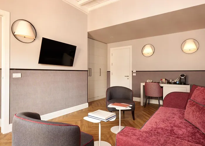Navona Palace Luxury Inn