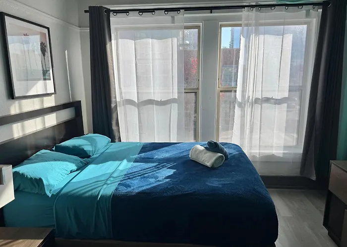 Lucky D'S Youth And Traveler'S Hostel