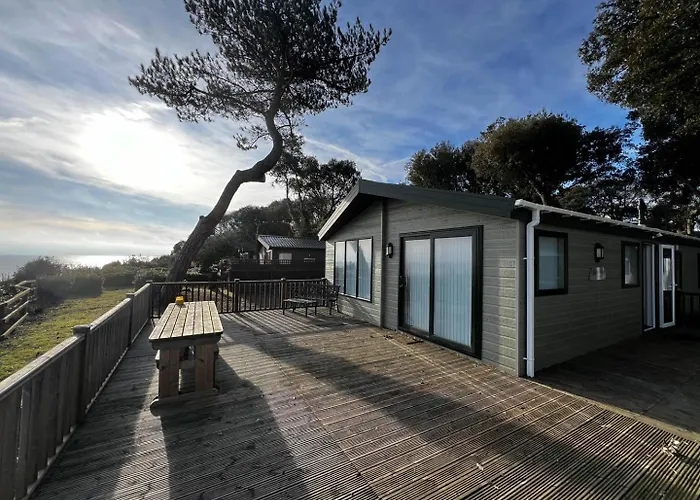 Luxury Lodge With Full Sea Views At Azure Seas In Suffolk Ref 32105Og