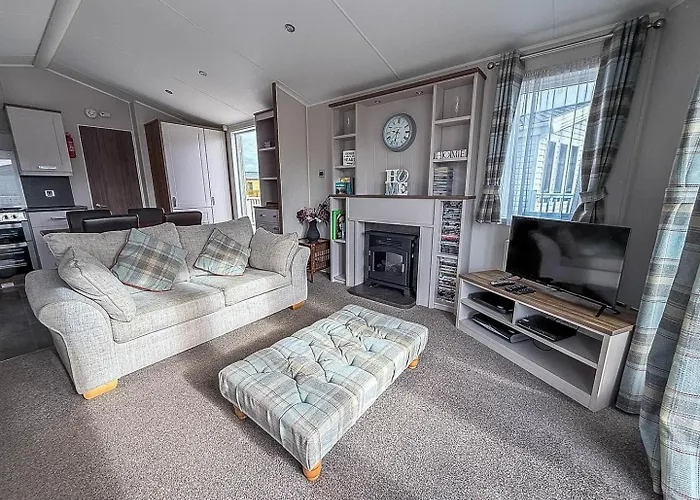 Stunning Dog Friendly Caravan At Manor Park, Hunstanton In Norfolk Ref 23188K