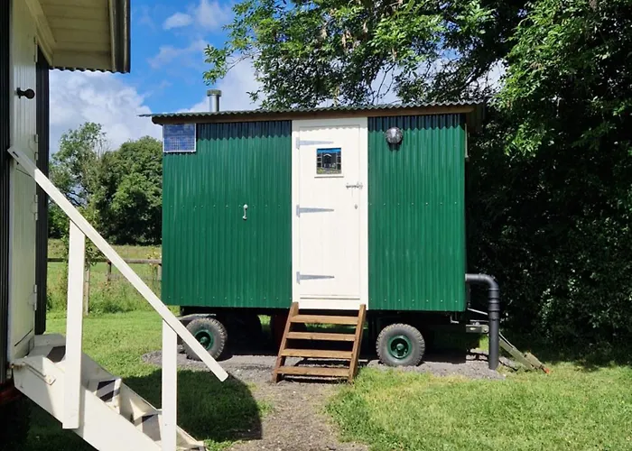 The Delkin Shepherds Huts Castle Combe